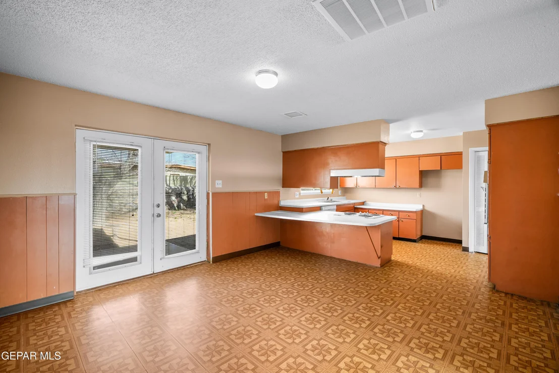 Photo of 4701 HARCOURT Drive