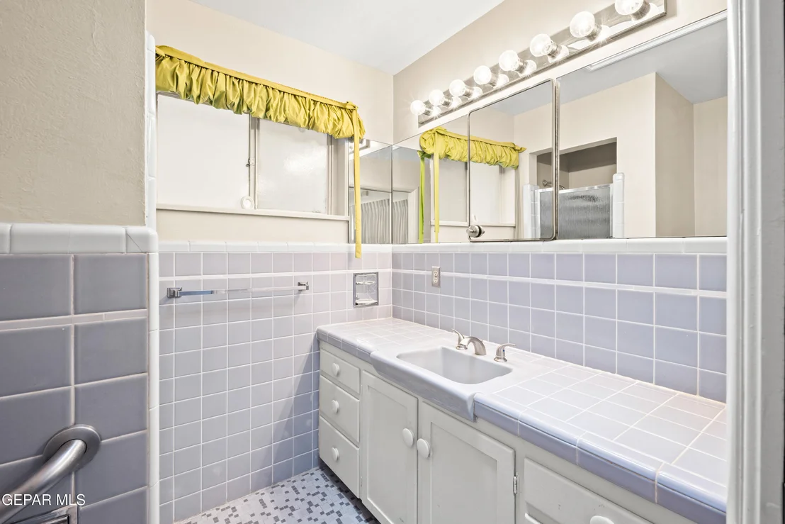 Photo of 3924 FLAMINGO Drive