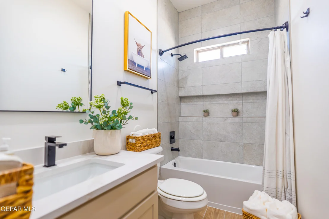 Photo of 12404 Amesbury Drive