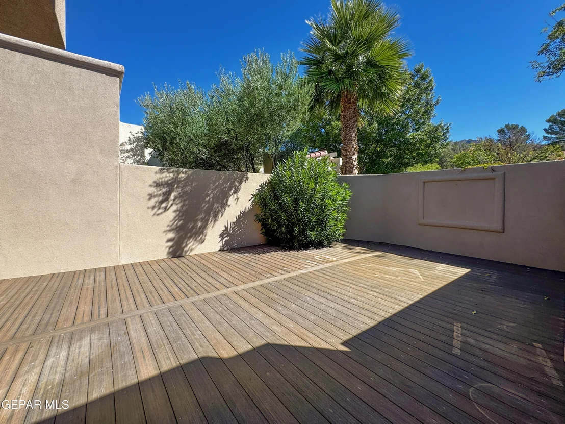 Photo of 1114 Los Jardines Circle