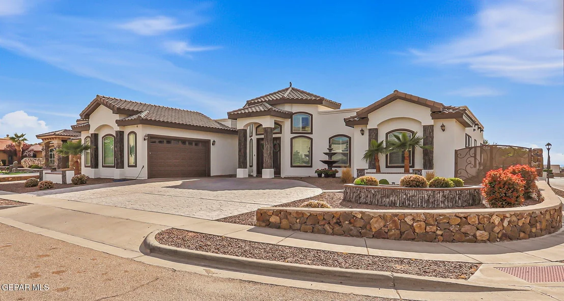 Photo of 899 Cortona Place