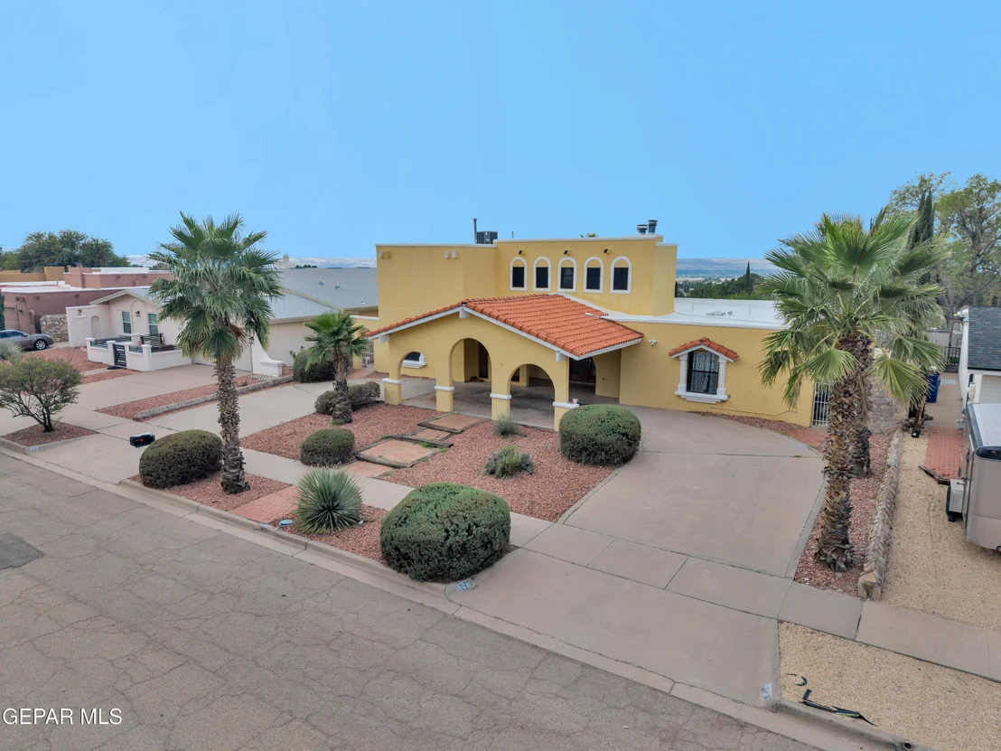 Photo of 625 CRESTA ALTA Drive