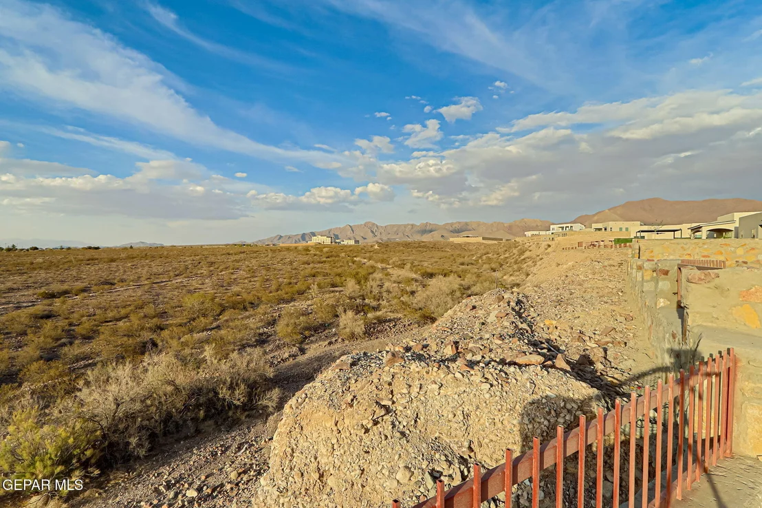 Photo of 7437 CAVESON Road