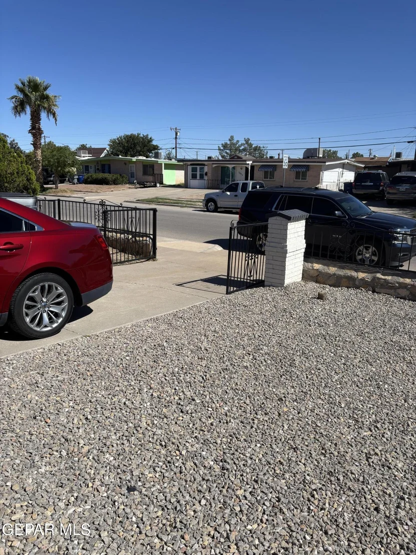 Photo of 7874 Broadway Drive