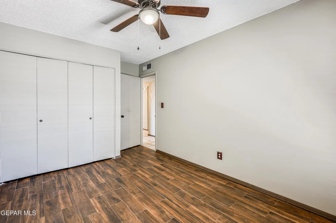 Photo of 10623 QUEZADA Avenue
