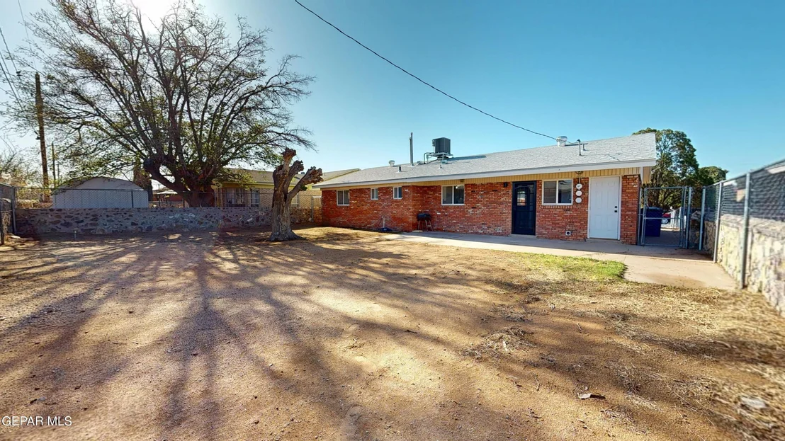 Photo of 5809 THREADGILL Avenue