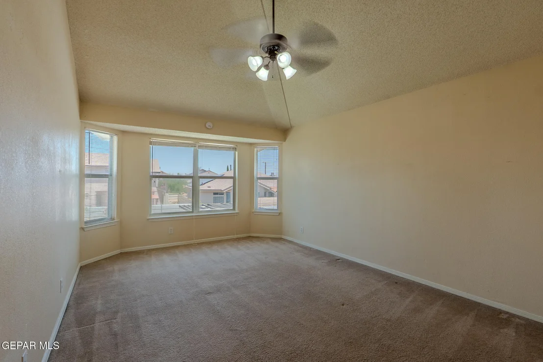 Photo of 5721 LAUREL CLARK Lane