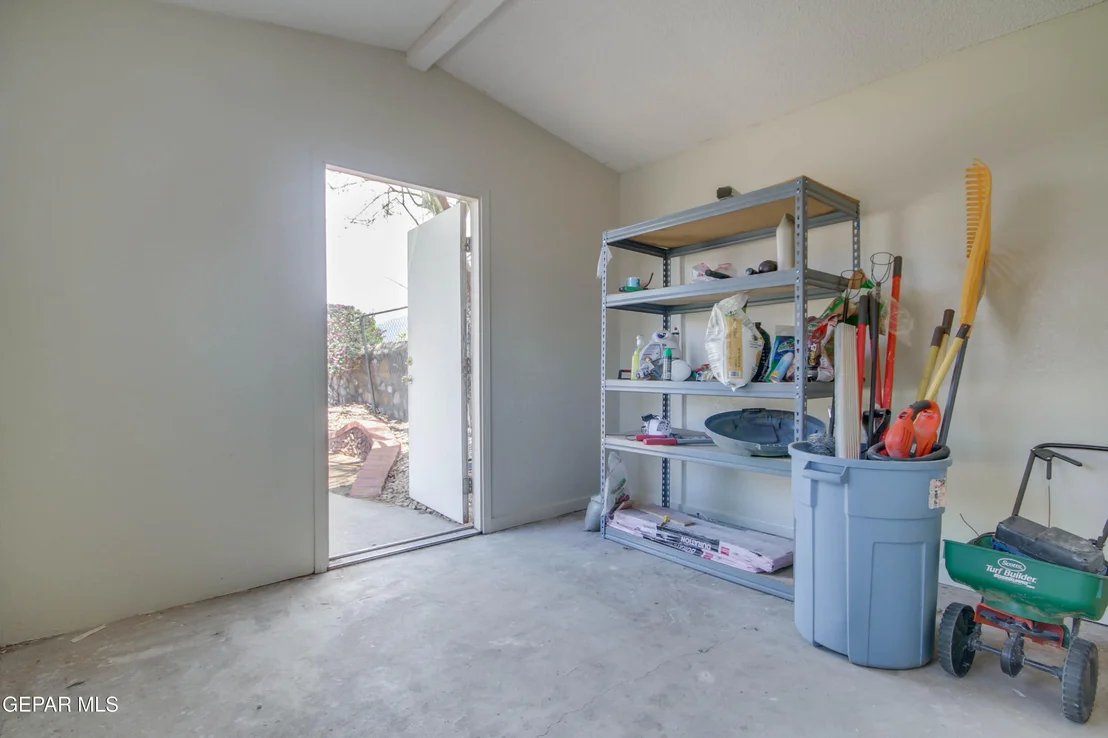 Photo of 5649 LONGVIEW Circle