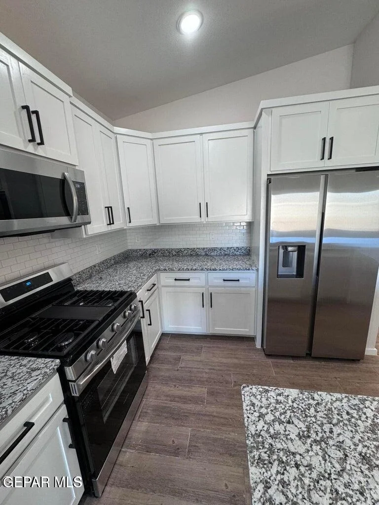 Photo of 975 Barbara Ave Avenue
