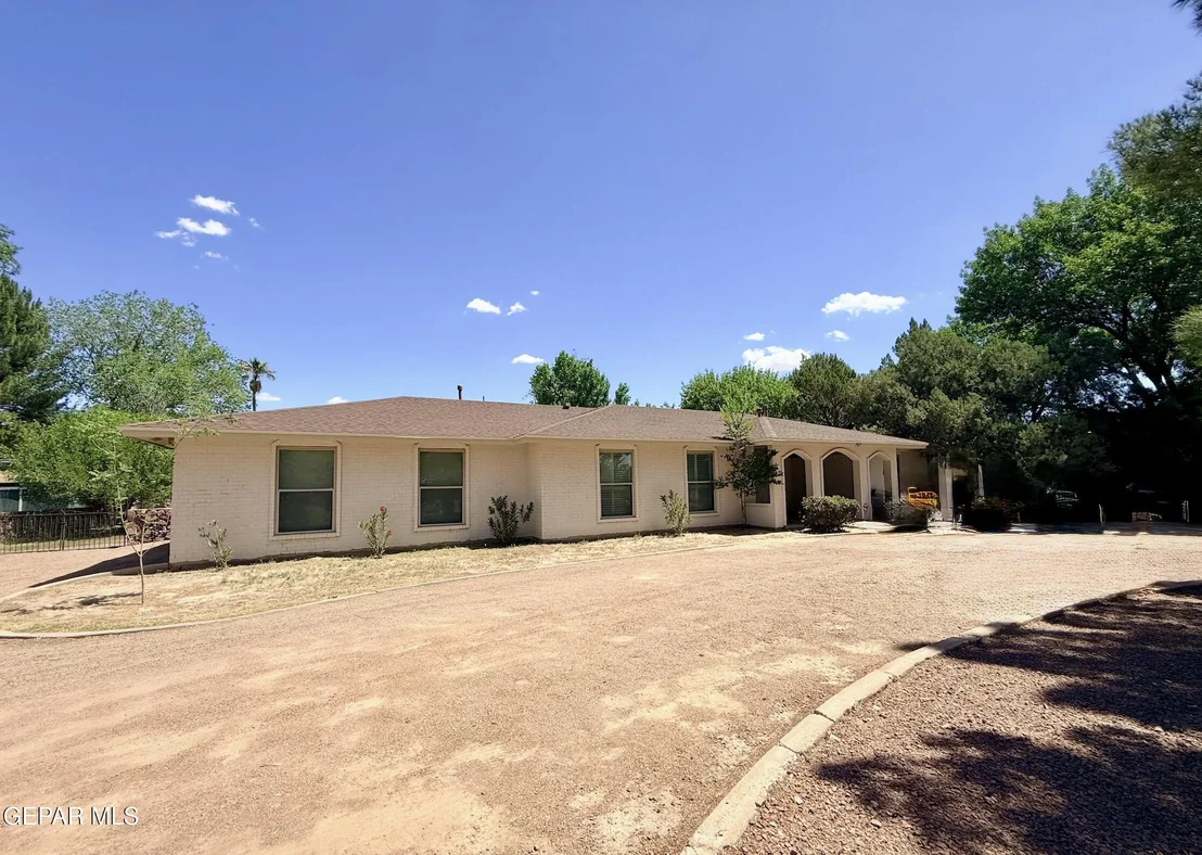 Photo of 707 W SUNSET Road