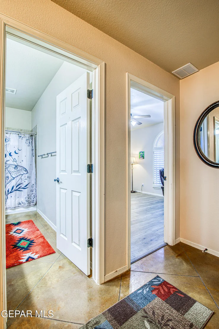 Photo of 5800 ANGEL Street
