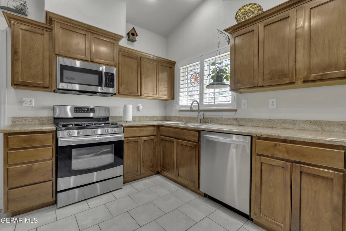 Photo of 801 MONTCLAIR Drive