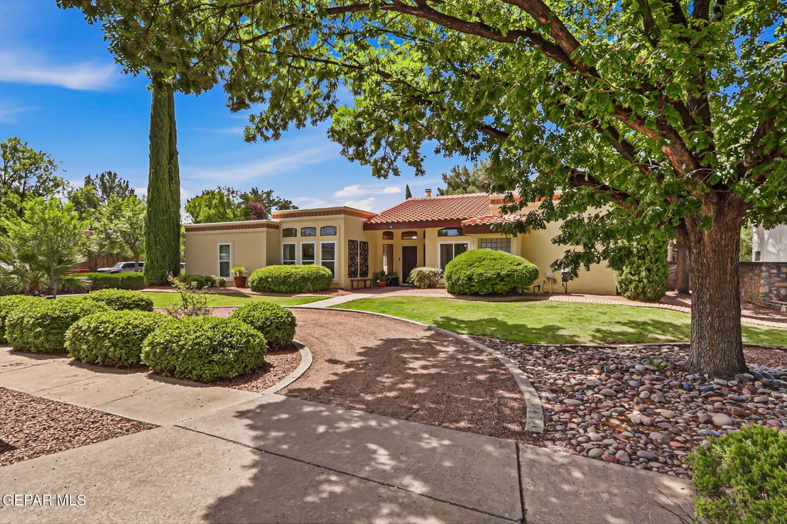 Photo of 716 Willow Glen Drive