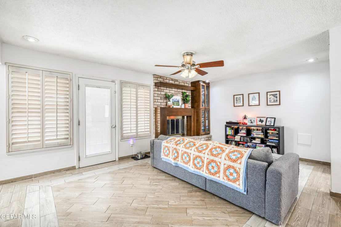 Photo of 708 SOMERSET Drive