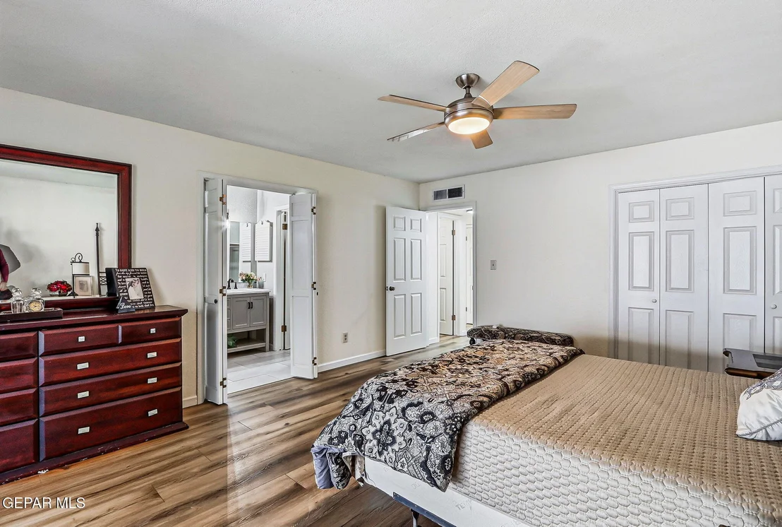 Photo of 5205 VALLEY SPRING Way