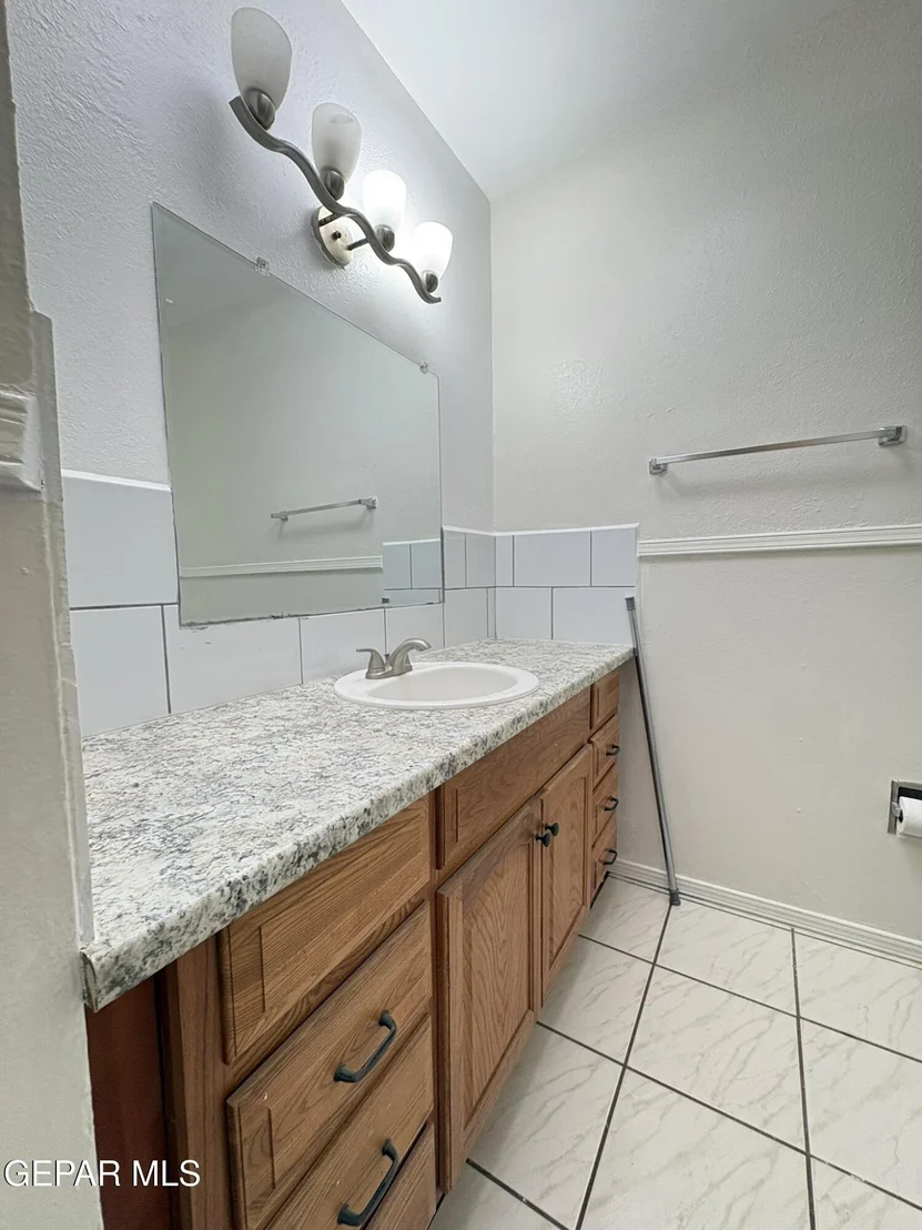 Photo of 10316 ASHWOOD Drive