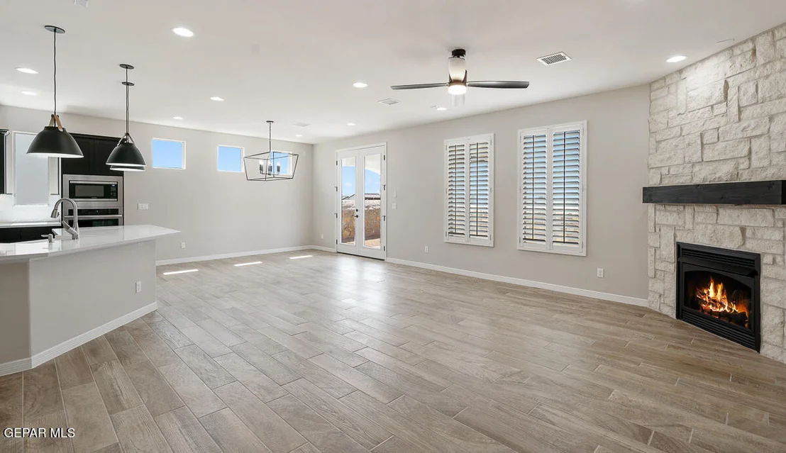 Photo of 905 Bilton Place