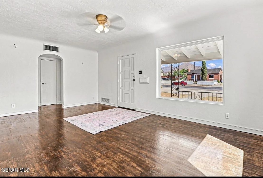 Photo of 3020 FORT Boulevard