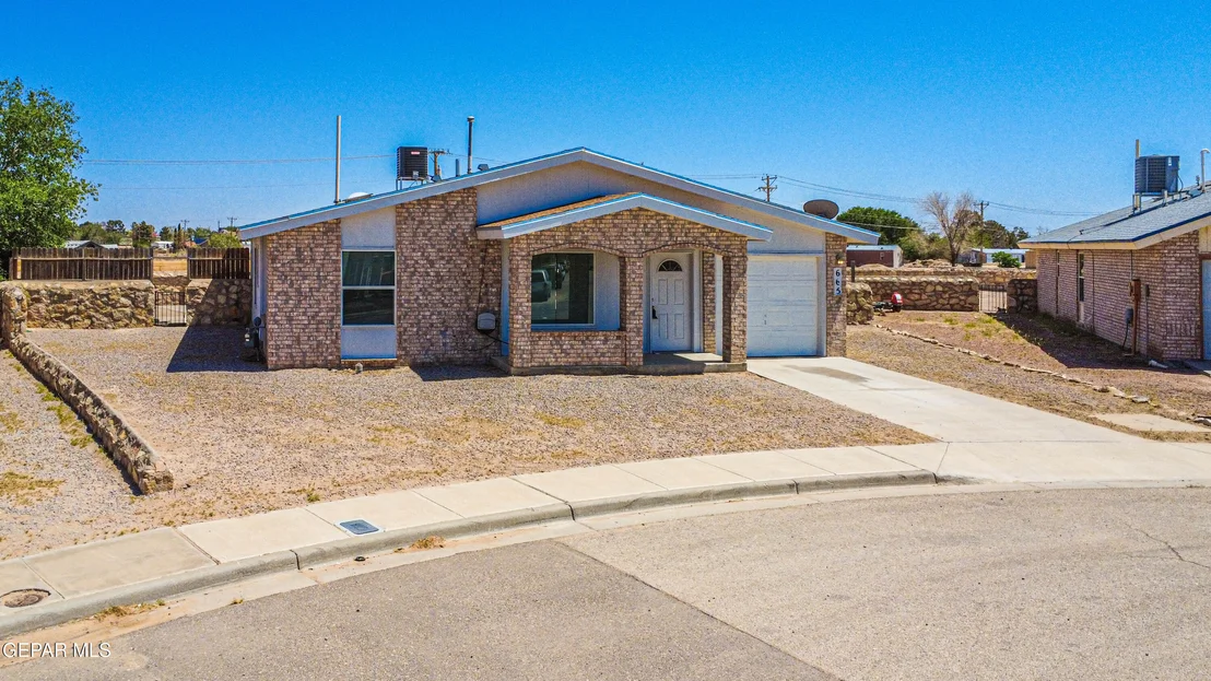Photo of 665 Orchid Drive