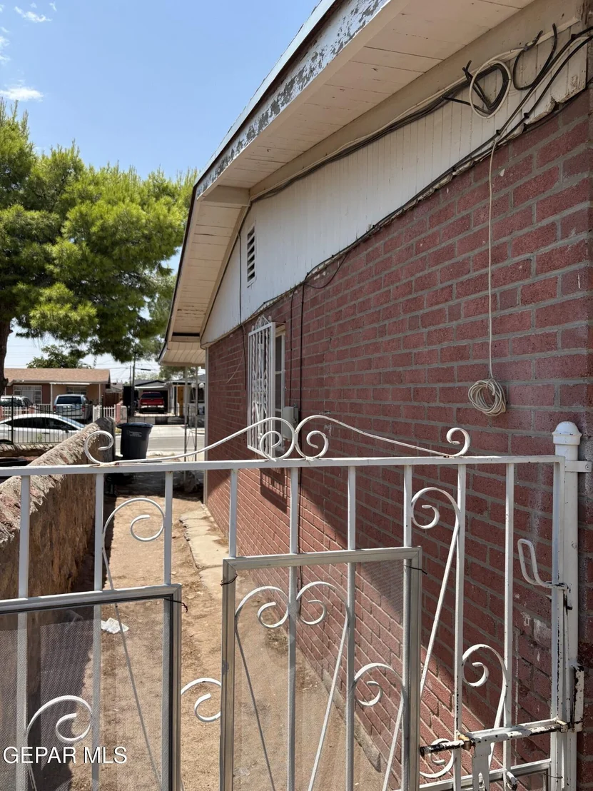 Photo of 604 ENCINO Drive