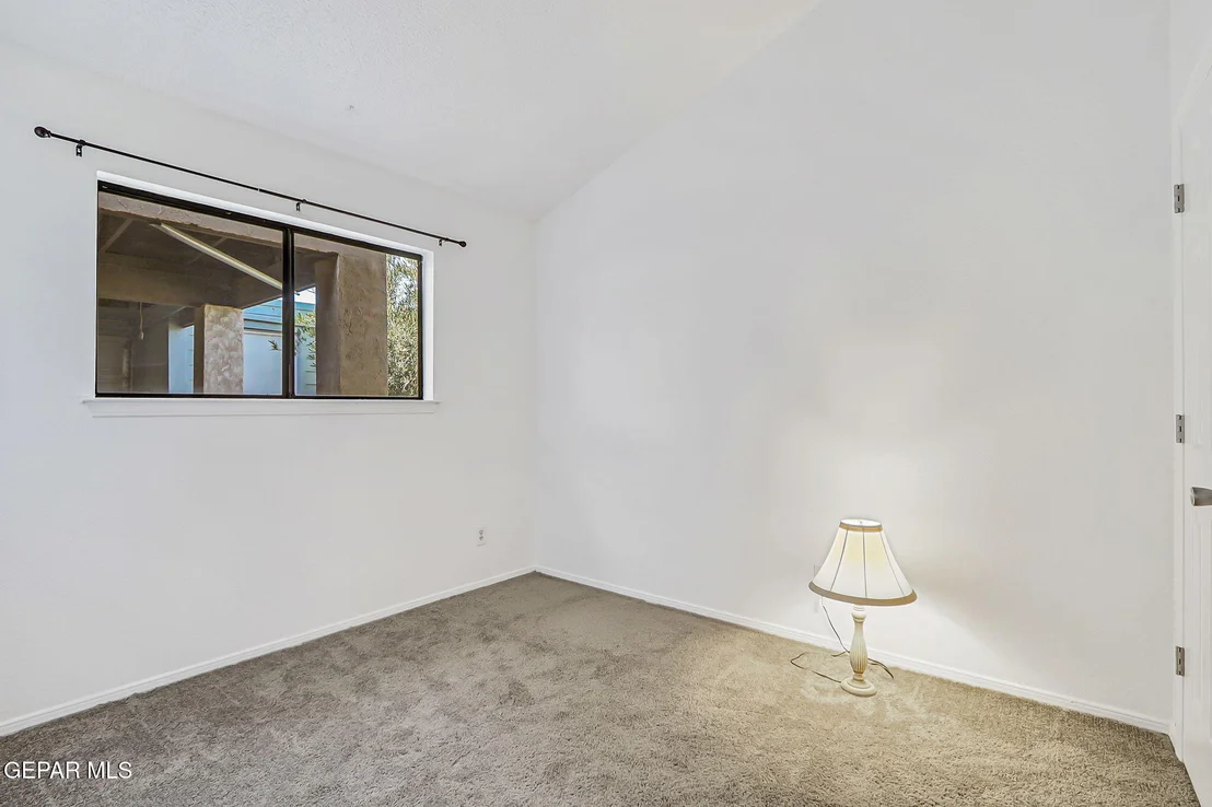 Photo of 10846 QUARTZ Street