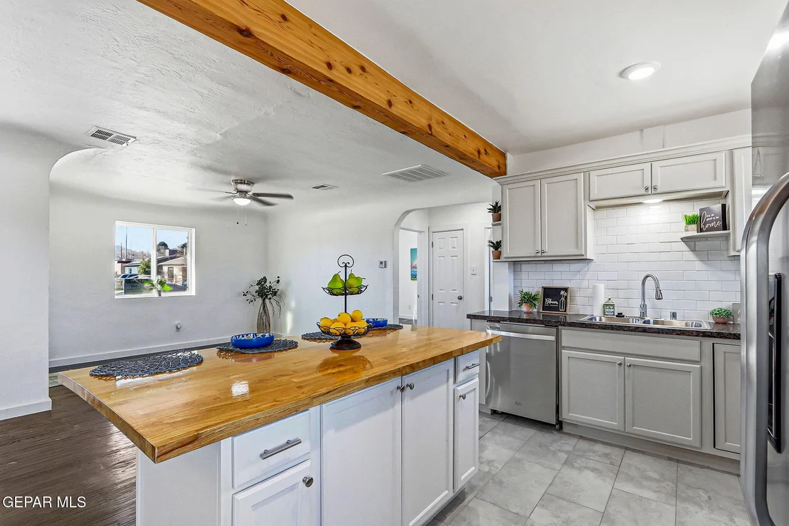 Photo of 228 WOOLDRIDGE Drive