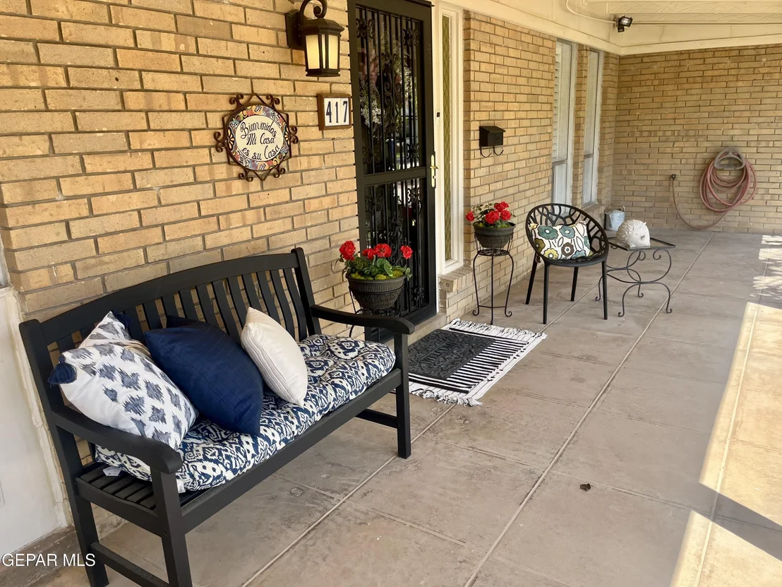 Photo of 417 INDIAN BLUFF Road