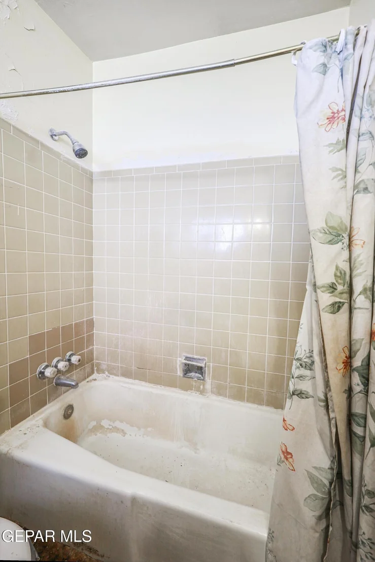 Photo of 220 MOONGLOW Drive