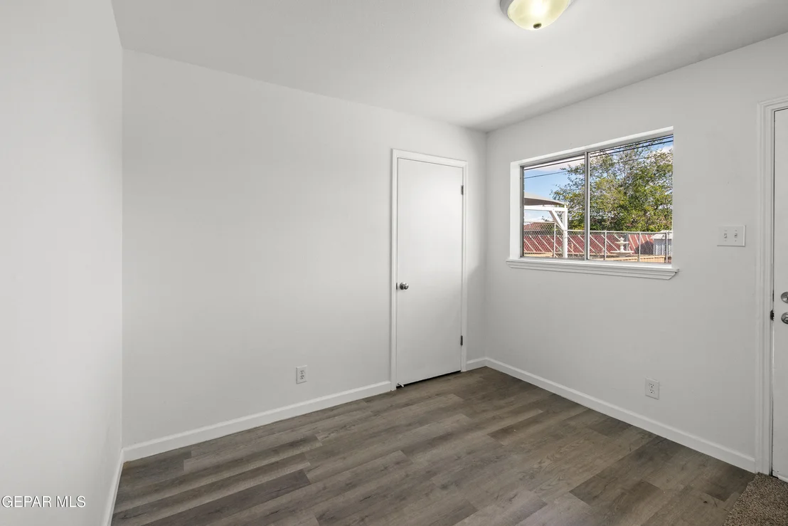 Photo of 412 INDIAN Place
