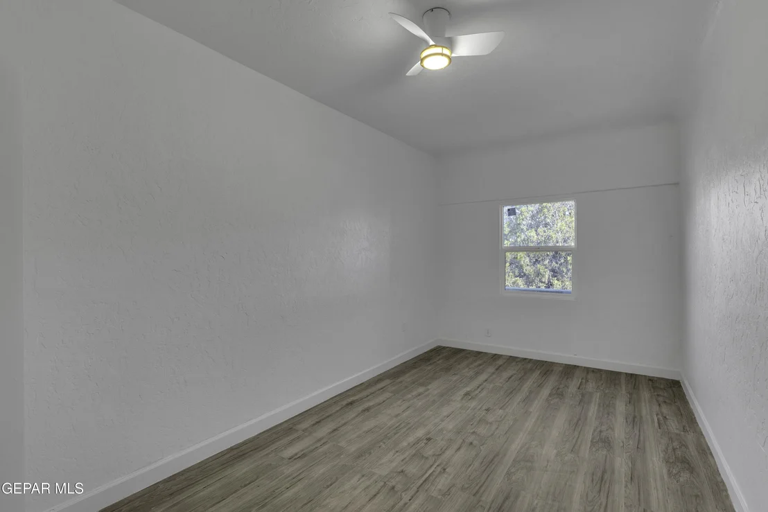 Photo of 2500 HAWLEY Circle
