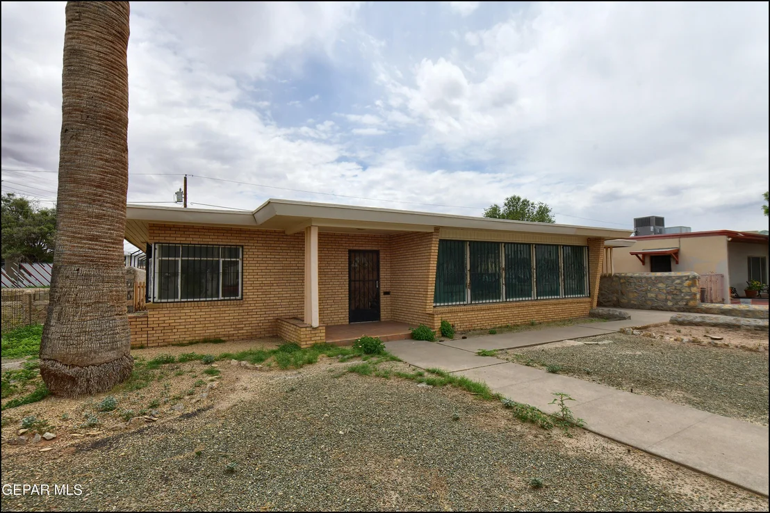 Photo of 2420 HAWLEY Circle