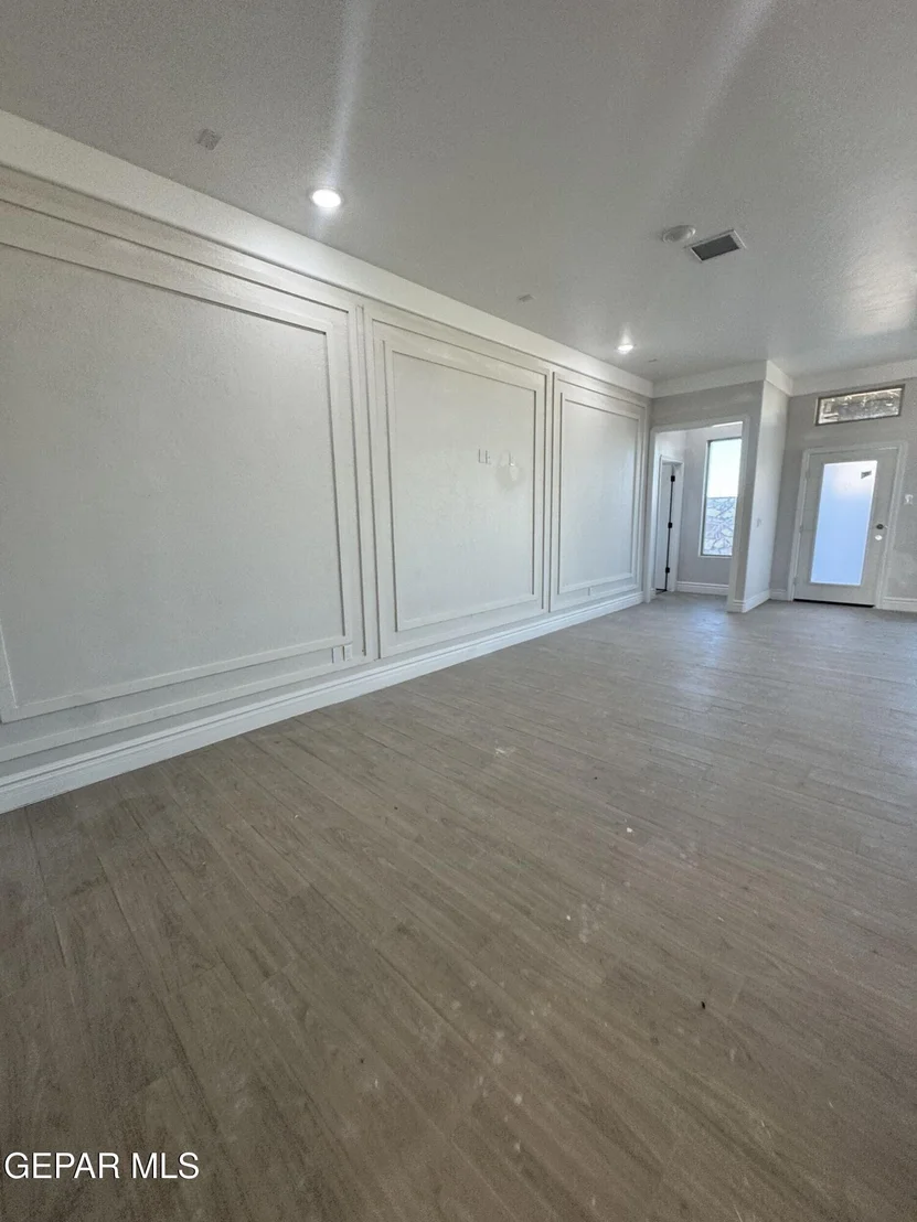 Photo of 3945 PEAK Place