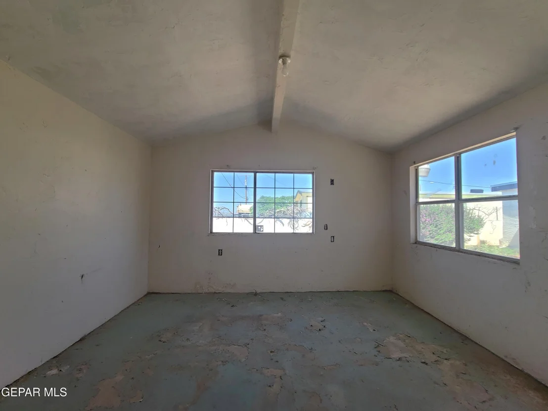 Photo of 1714 BANKER Road