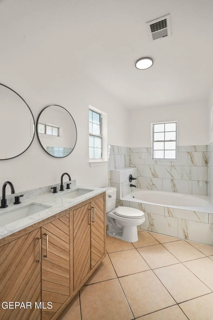 Photo of 12385 Orchard Park