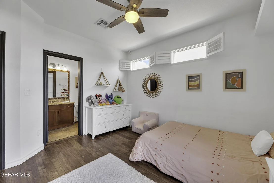 Photo of 5649 VALLEY MAPLE Drive