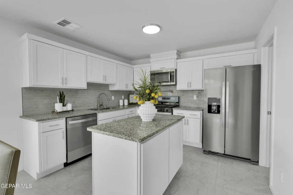 Photo of 904 SANDHURST Place