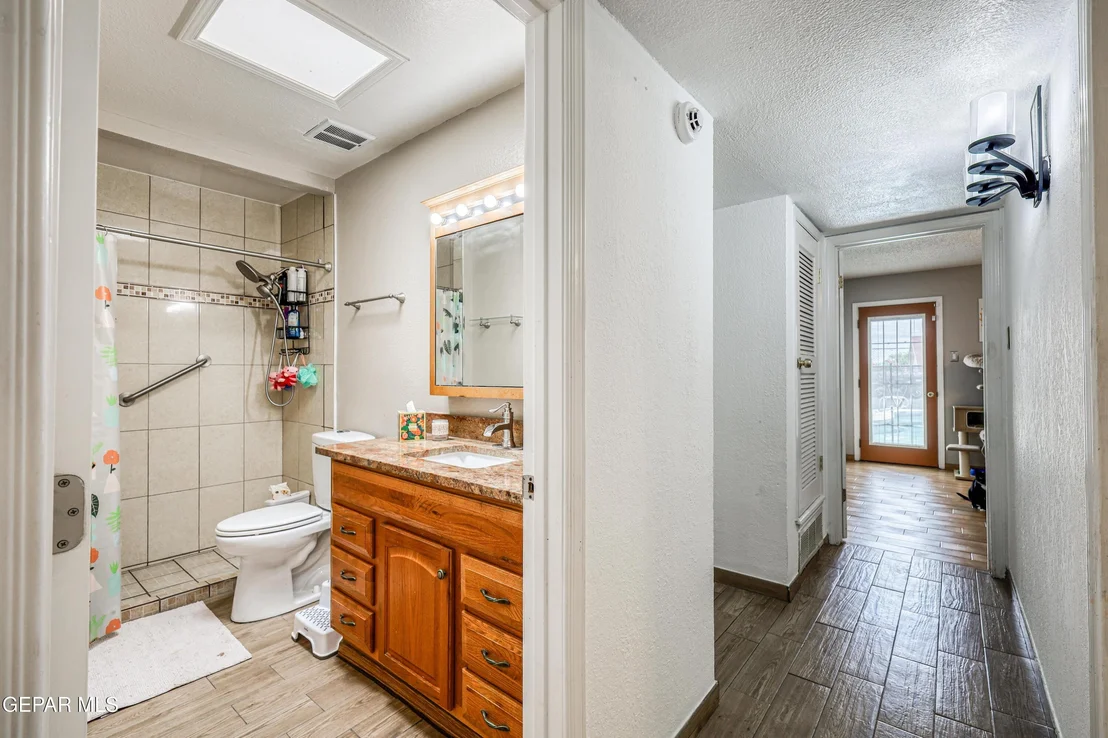 Photo of 708 SOMERSET Drive