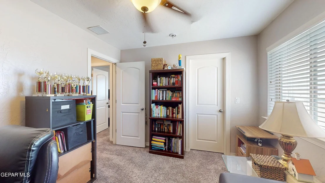 Photo of 129 N Manzanita Drive