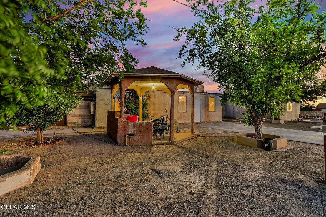 Photo of 171 HOLGUIN Avenue