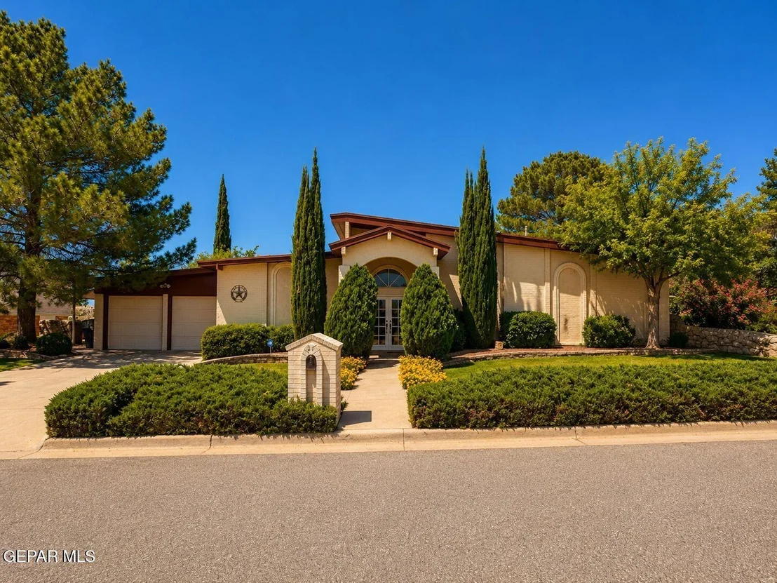 Photo of 6833 LA CADENA Drive