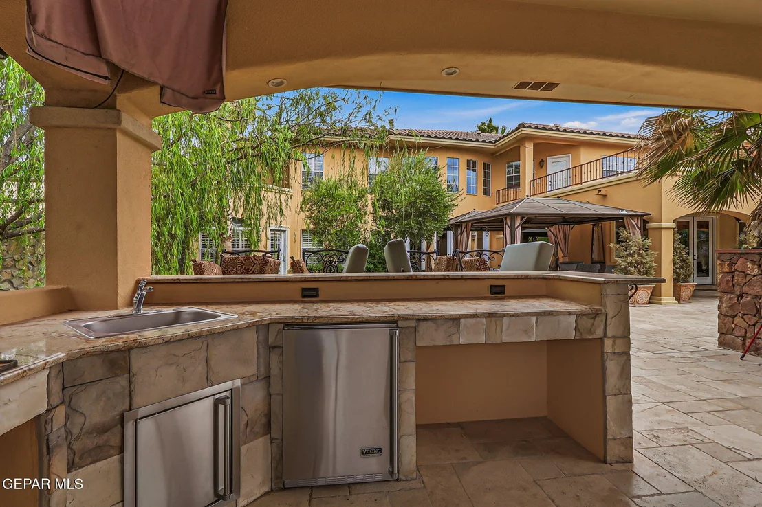 Photo of 609 MEADOW WILLOW Drive