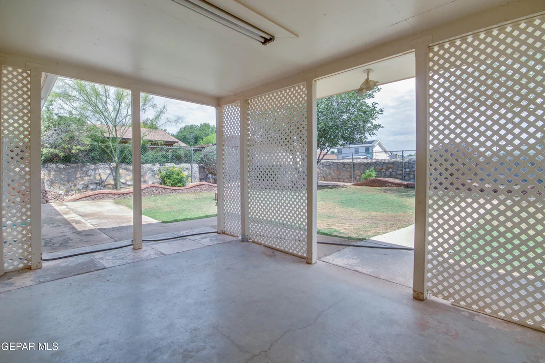 Photo of 5649 LONGVIEW Circle