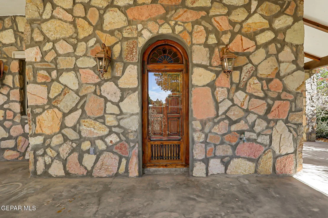 Photo of 5540 Westside Drive