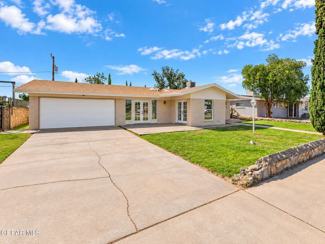 Photo of 8208 PARKLAND Drive