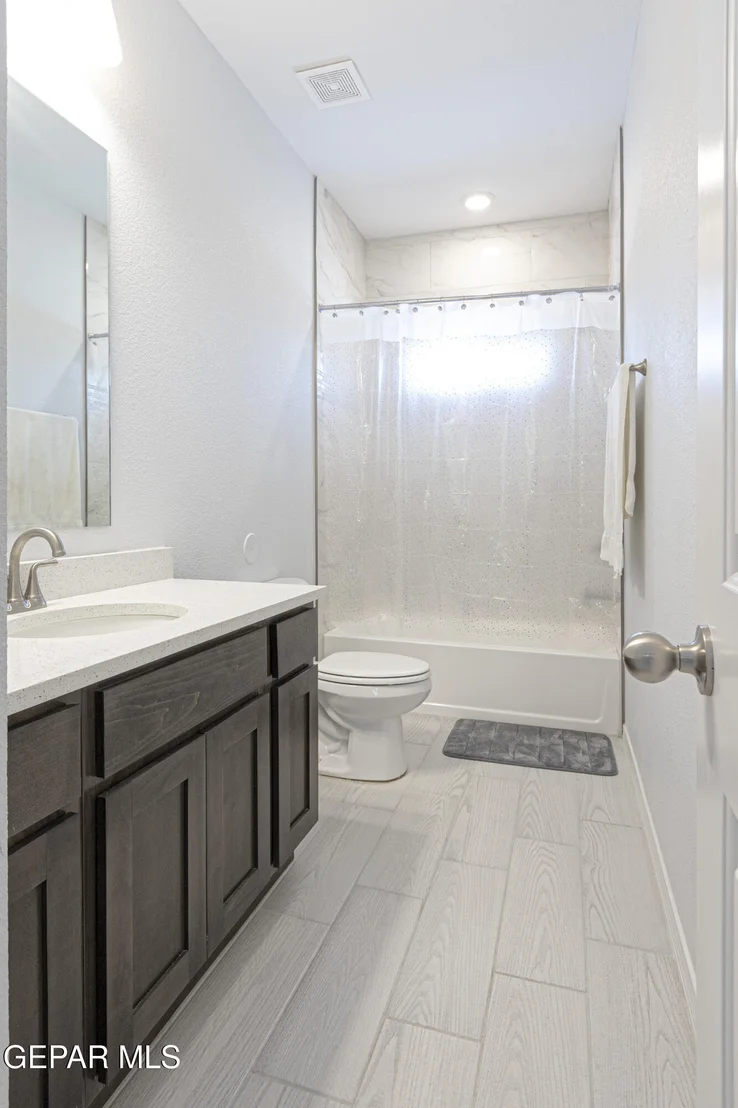 Photo of 546 Spanish Oak Drive