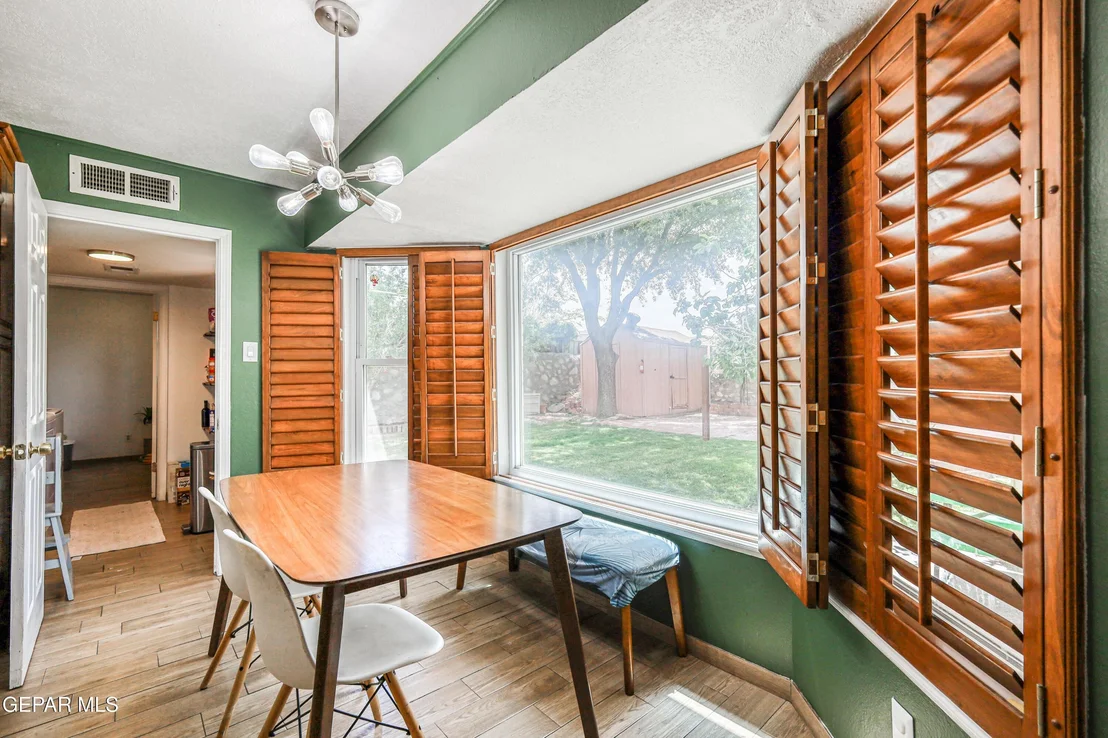 Photo of 708 SOMERSET Drive