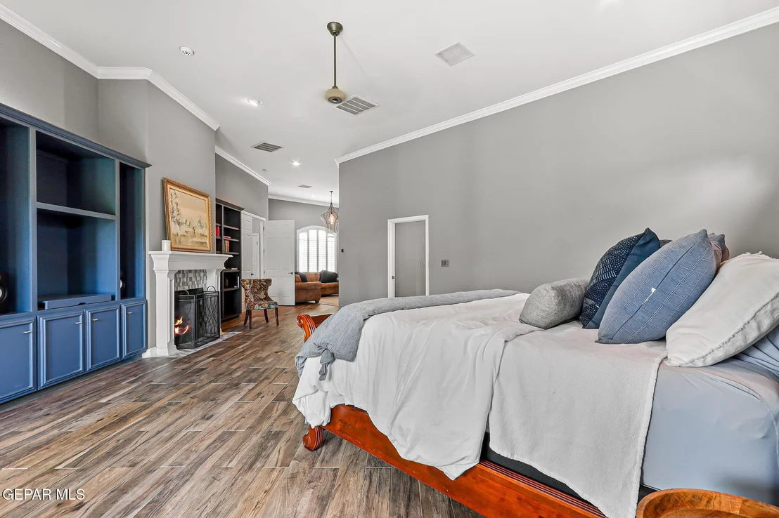 Photo of 5301 UPPER VALLEY Road