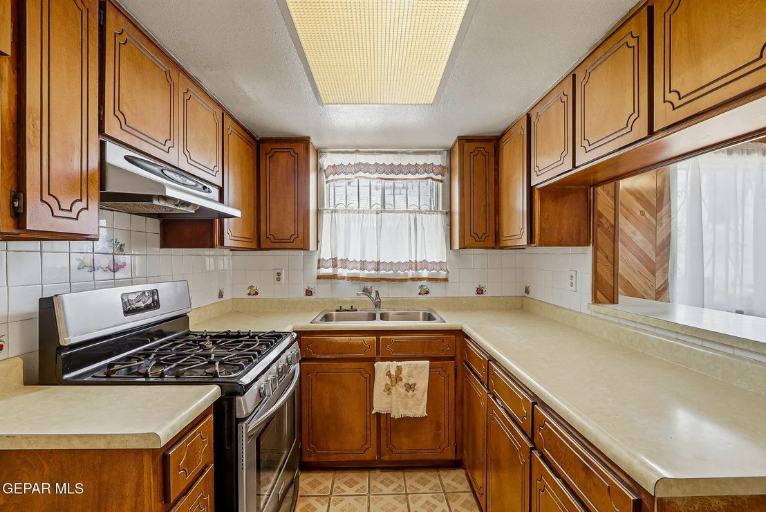 Photo of 495 CARMELITA Circle