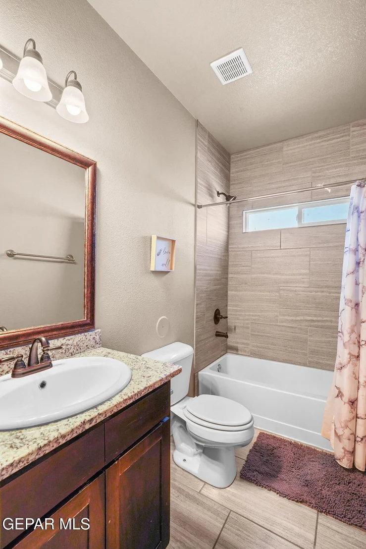 Photo of 1068 STOKE Street