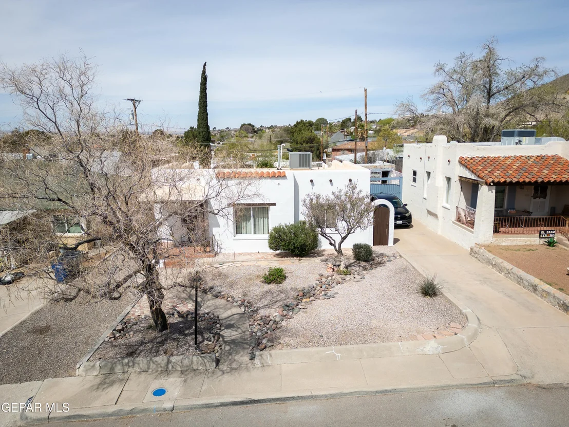Photo of 1211 MESITA Drive